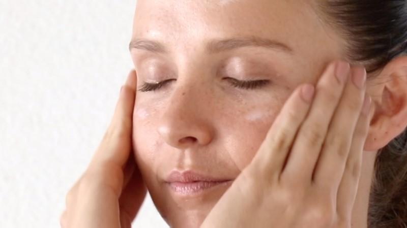 2020-HYDRO-MOISTURISER-UNBOXED.jpg
